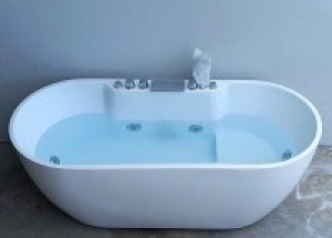 Sale bồn tắm giá rẻ HCM, bồn tắm massage giảm giá 50%